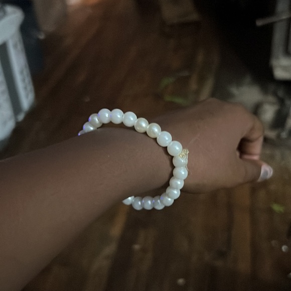 This is my pearl bracelet  made out of elastic string❤️!! - Picture 2 of 4